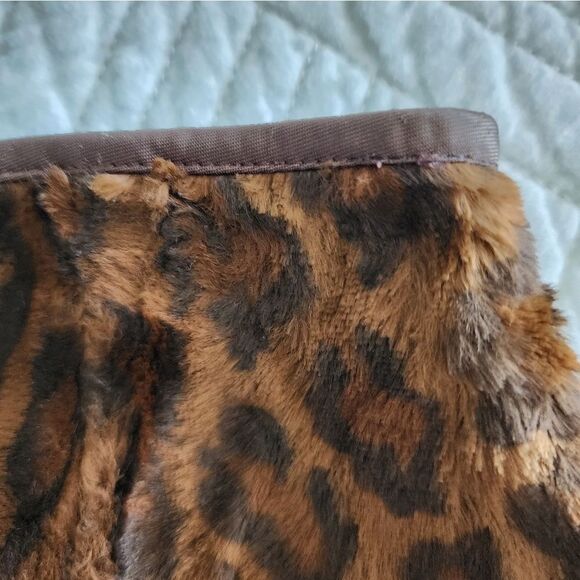 Dana B and Karen faux fur animal print  mini skirt - Picture 7 of 8
